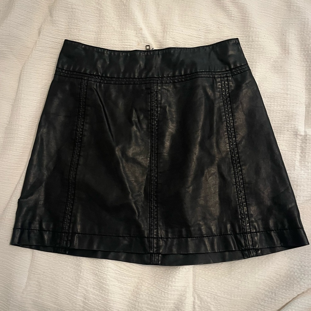 Free People Half Zip Black Faux Leather Mini Skirt size 0